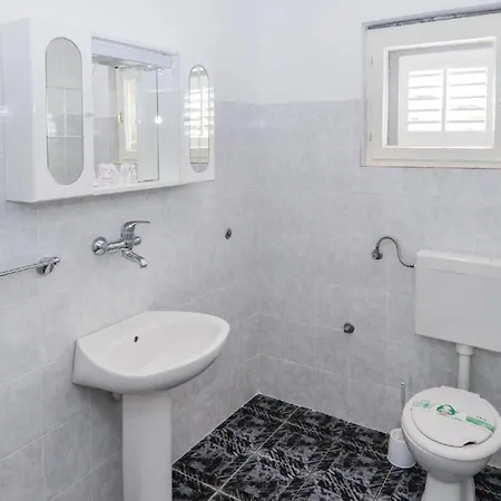 Ferienwohnung Fur 6 Personen Ca 80 Qm In Orebic, Dalmatien Suddalmatien - B44539 شقة *